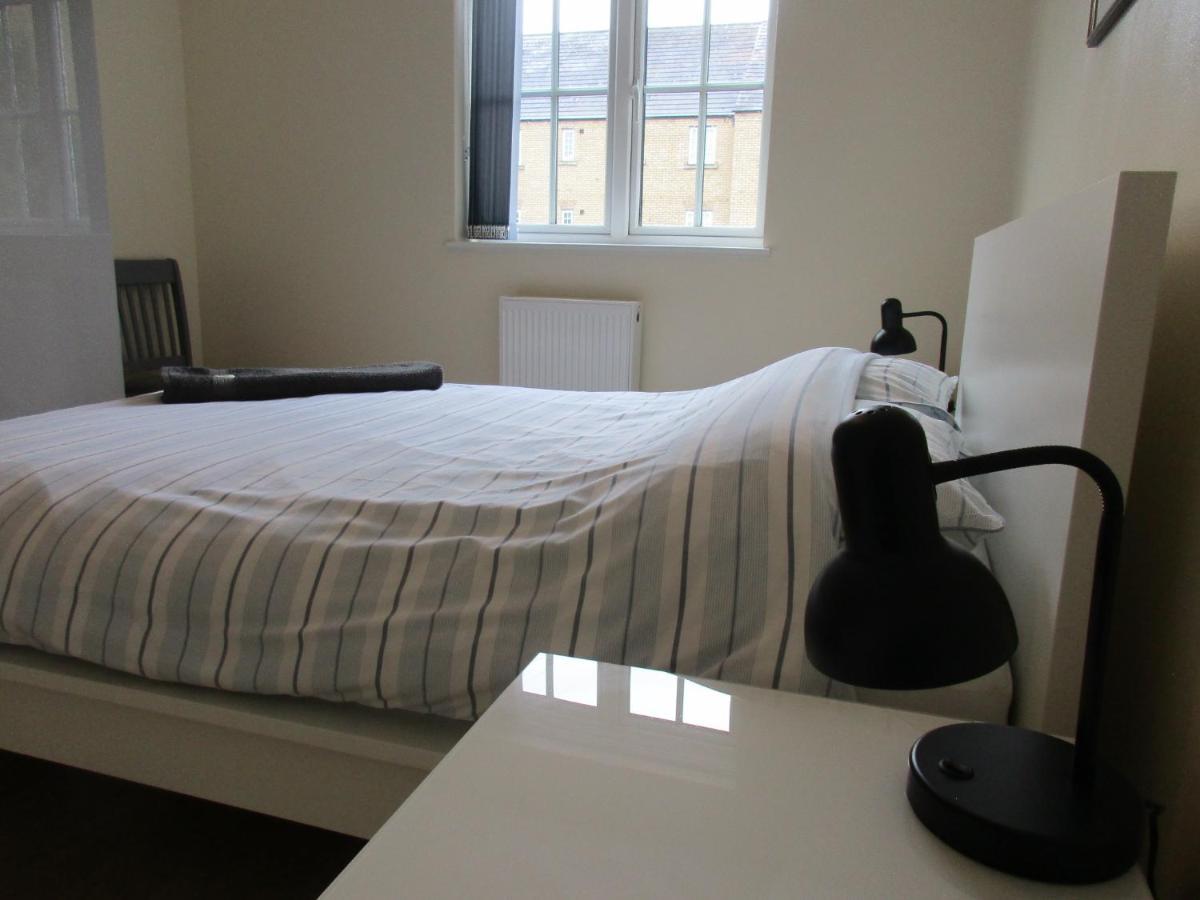20 Nightingale Gardens, Coton Park, Rugby Cv23 0Wt Daire Dış mekan fotoğraf
