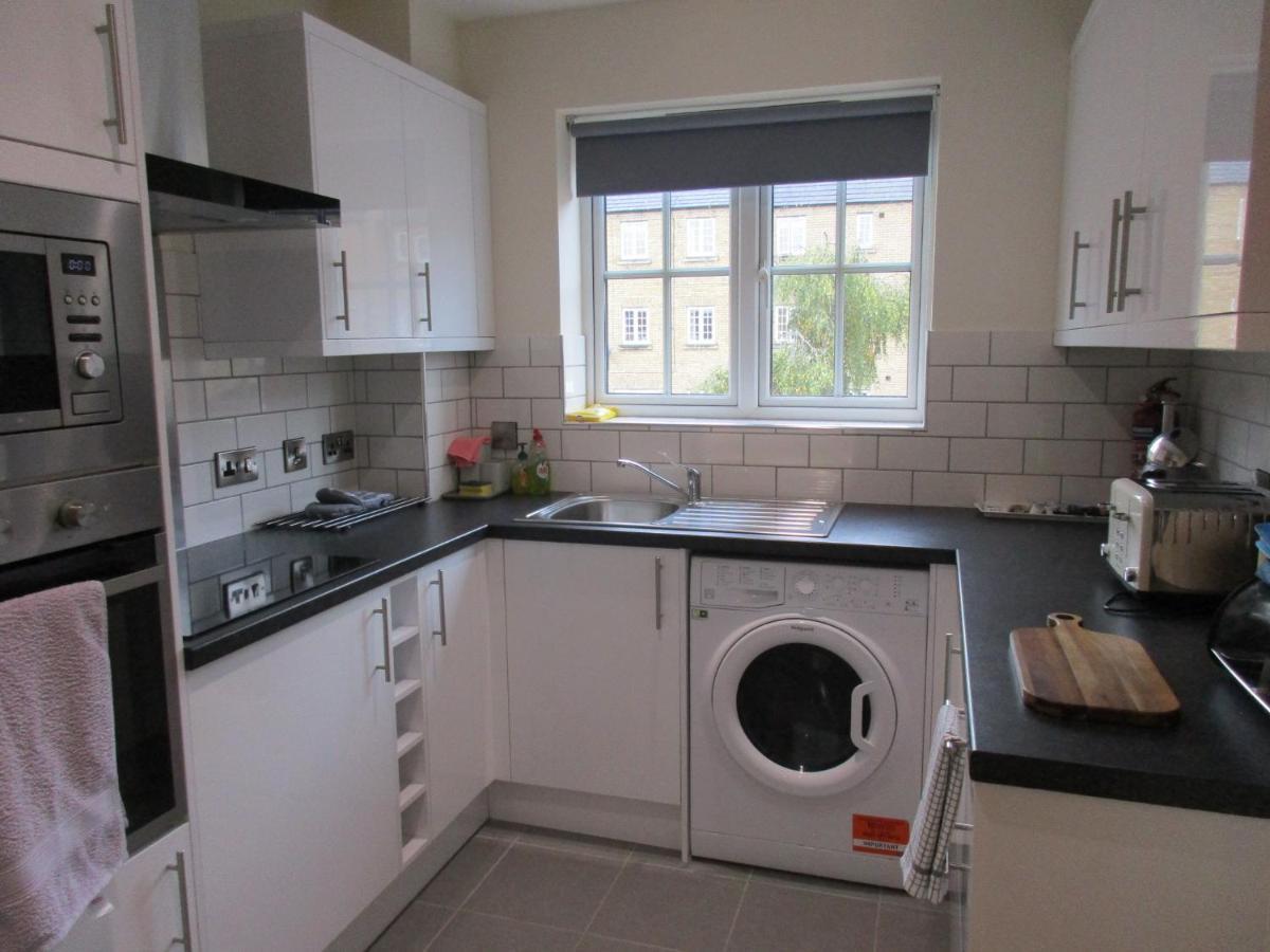 20 Nightingale Gardens, Coton Park, Rugby Cv23 0Wt Daire Dış mekan fotoğraf